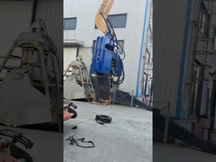 パイルドライバー 小型掘削機