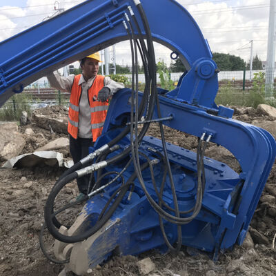 Zoomlion ZE310 Pile Driver: 3200RPM Vibro Hammer for Steel Sheet & Concrete Piling