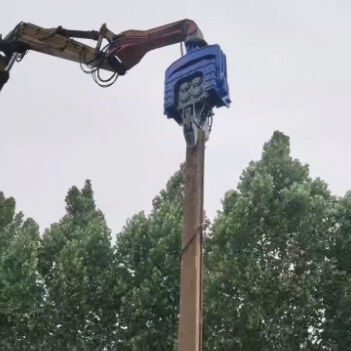 4 つの偏心高推進力パイルドライバー – 48 ～ 52 トンの杭打ちプロジェクトに最適